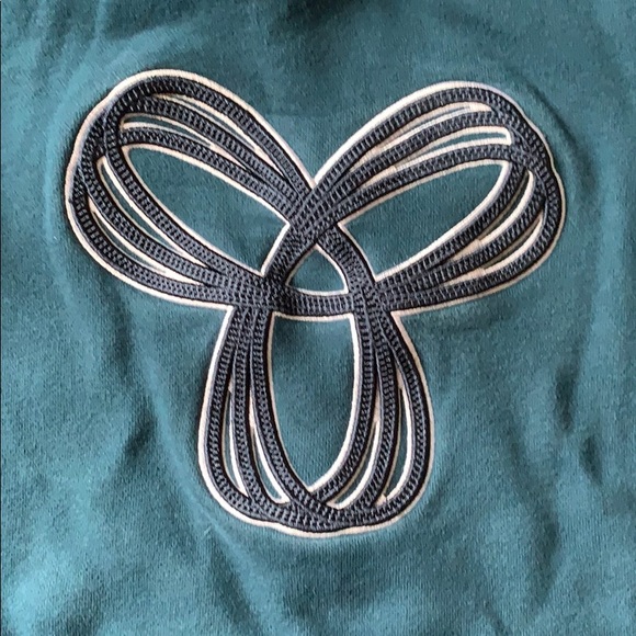 Aritzia TNA Ladies Hoodie - Picture 3 of 4